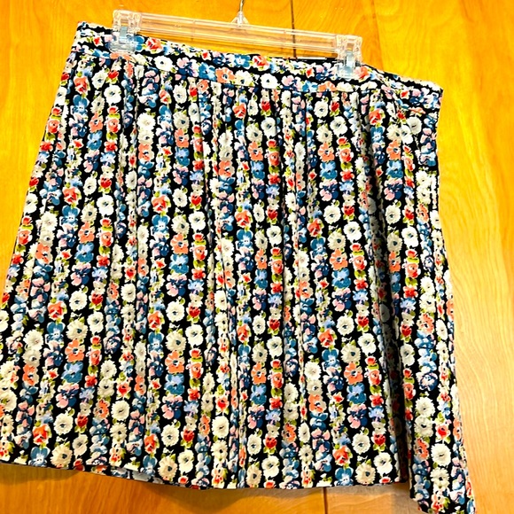 J. Crew Factory Dresses & Skirts - Jcrew floral skirt